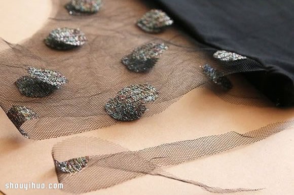 旧T恤变废为宝改造黑色性感透明薄纱礼服(图5)