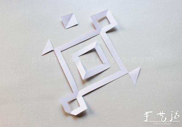 白T恤改造个性T恤的教程(图4)