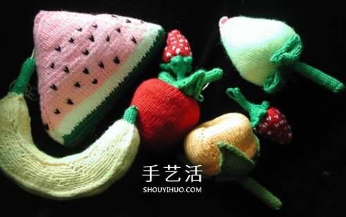 用毛线做水果的作品图片 还能当做趣味靠枕(图10)