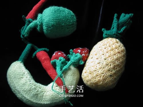 用毛线做水果的作品图片 还能当做趣味靠枕(图13)