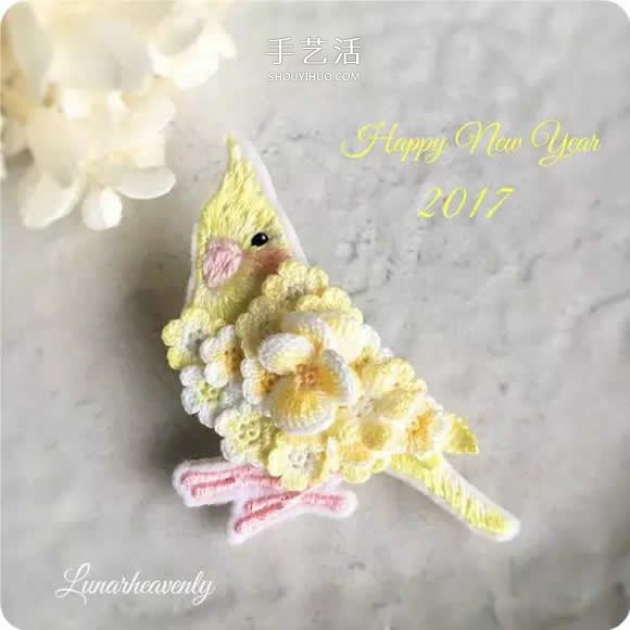 美得不像话！袖珍钩针花朵饰品作品图片欣赏(图26)