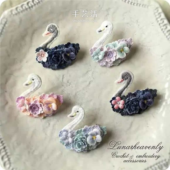 美得不像话！袖珍钩针花朵饰品作品图片欣赏(图29)
