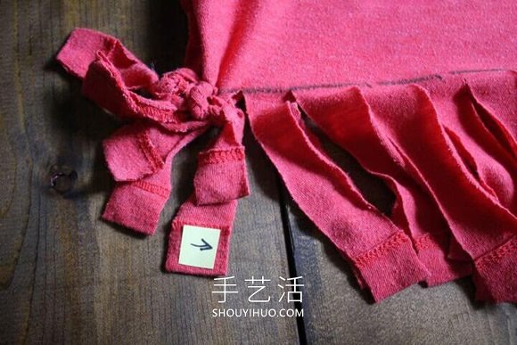 如何用10分钟制作一个不用缝制的T恤手提袋(图8)