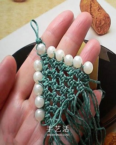 圣诞树小挂件的编法 手工编织圣诞树挂饰图解(图6)