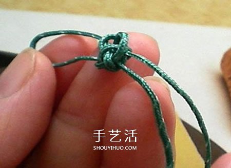 圣诞树小挂件的编法 手工编织圣诞树挂饰图解(图2)