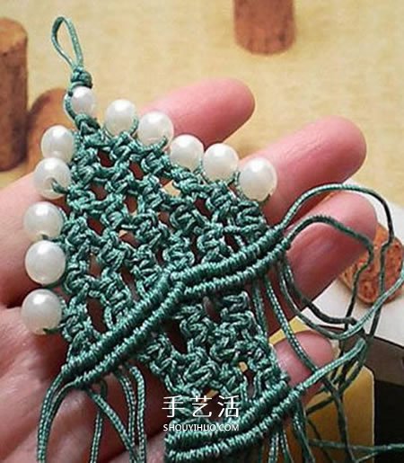 圣诞树小挂件的编法 手工编织圣诞树挂饰图解(图9)