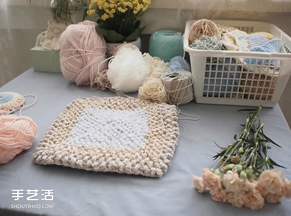 细腻针法和淡雅色彩的搭配 森系钩针杯垫作品(图2)
