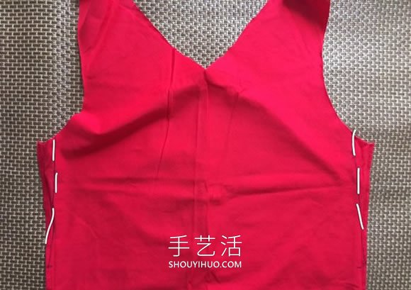 旧T恤改造带流苏性感背心的做法教程(图6)