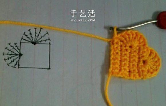 简单钩针编织教程：毛线爱心小挂饰的织法(图8)