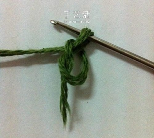 毛线编织莲花胸针的方法 钩针荷花胸花的编法(图2)