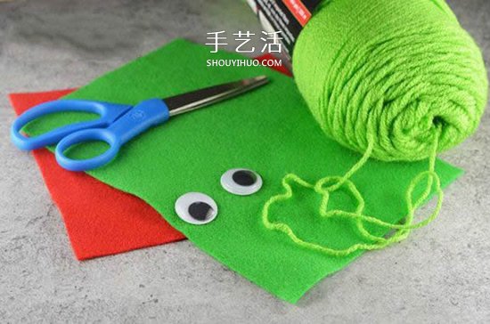 毛线小青蛙手工制作 幼儿做毛线球青蛙的方法(图2)