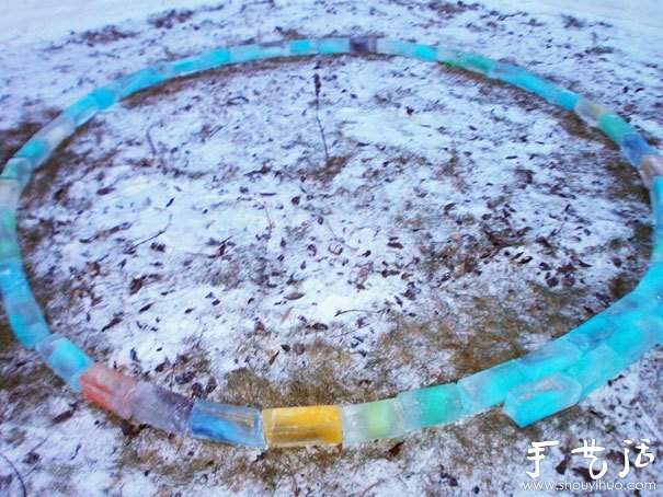 牛奶盒别丢掉 DIY超赞彩虹冰屋(图3)