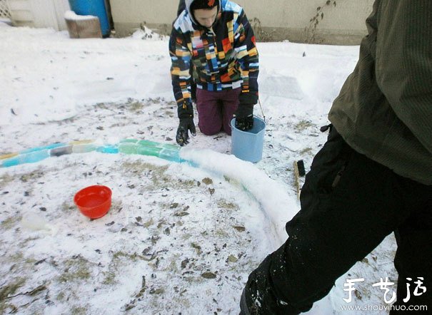 牛奶盒别丢掉 DIY超赞彩虹冰屋(图4)