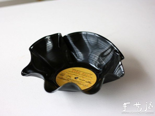黑胶唱片手工DIY时尚果盘的教程 - 双维造物网