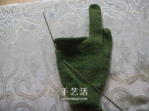 纯色无花纹手套的织法 手工编织带手指手套(图16)