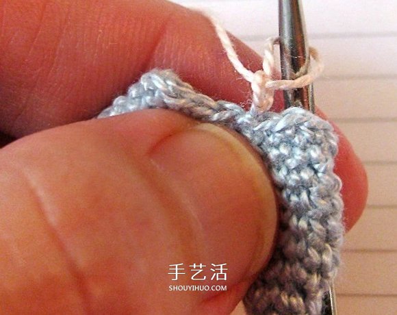 年年有余幸福年！钩针编织可爱小鱼的步骤图(图9)
