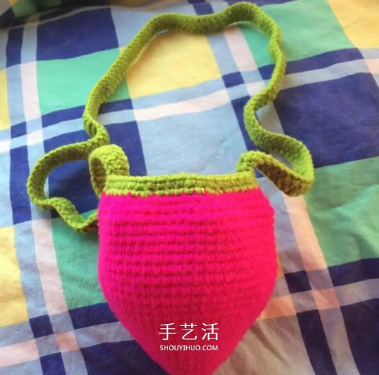 钩织草莓包包的方法 宝宝可爱草莓包的钩法(图6)