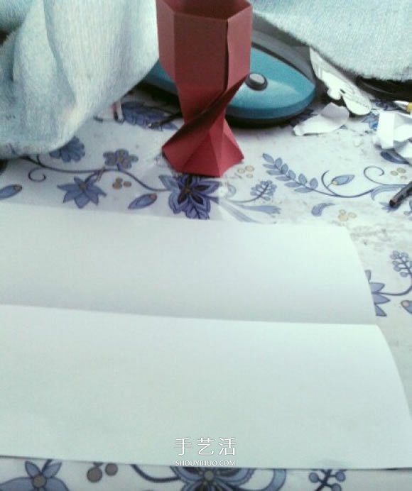 简单高脚杯的折法图解 折纸红酒杯的方法教程(图3)