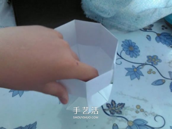 简单高脚杯的折法图解 折纸红酒杯的方法教程(图17)