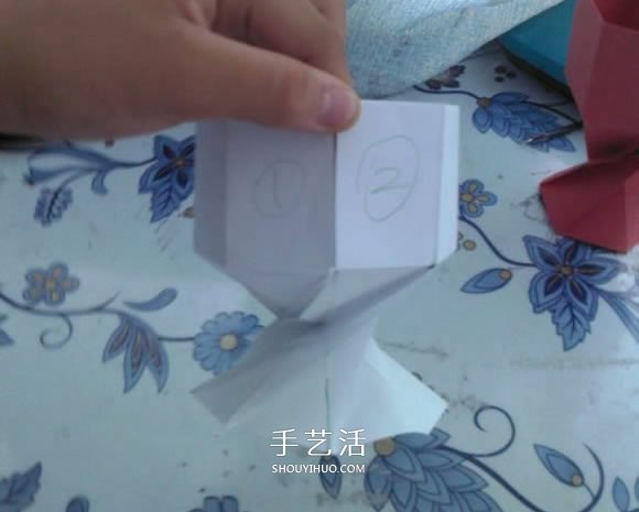 简单高脚杯的折法图解 折纸红酒杯的方法教程(图18)