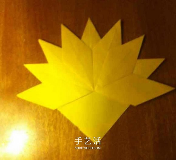 幼儿枫叶的折纸方法 简单折叠枫叶图解教程(图14)