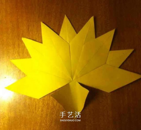 幼儿枫叶的折纸方法 简单折叠枫叶图解教程(图15)
