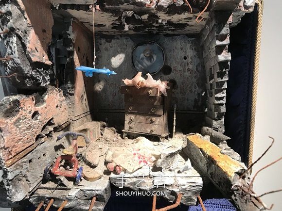 艺术家重建手提箱内难民对“家”的情感记忆(图11)