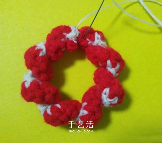 手工钩针编织圣诞花环挂饰的方法图解(图7)
