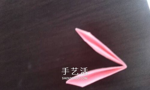 简单雪花的折叠方法 手工折纸雪花的图解教程(图7) 简单雪花的折叠方法 手工折纸雪花的图解教程(图7)