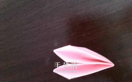 简单雪花的折叠方法 手工折纸雪花的图解教程(图8) 简单雪花的折叠方法 手工折纸雪花的图解教程(图8)