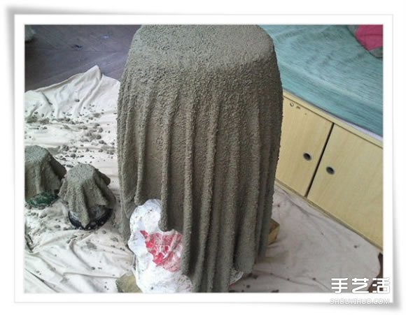 旧毛巾废物利用做花盆 水泥毛巾花盆手工制作(图12)