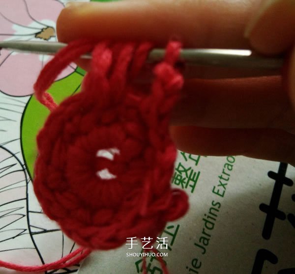 毛线小花的钩针编织图解 六瓣花朵的编织教程(图7)