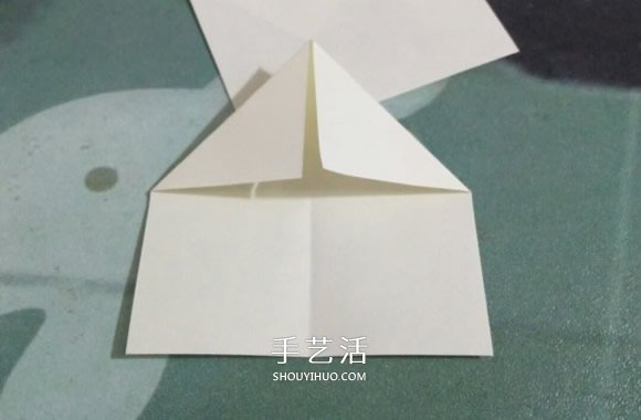 简易圣诞花环折纸图解 幼儿折圣诞花环的折法(图3)