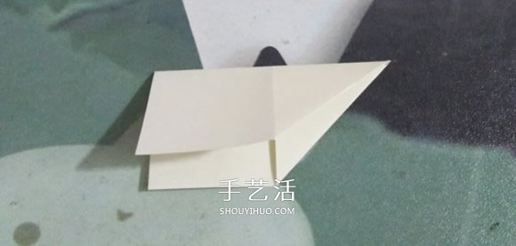 简易圣诞花环折纸图解 幼儿折圣诞花环的折法(图4)