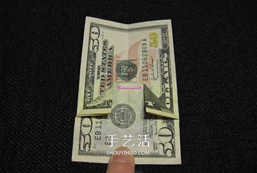 美元圣诞树的折法图解 纸币折纸圣诞树步骤(图7)