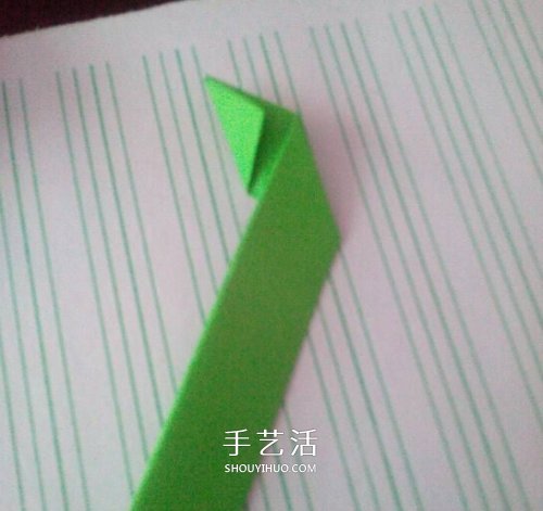 纸戒指的折法图解教程 折纸戒指简单又可爱(图6)