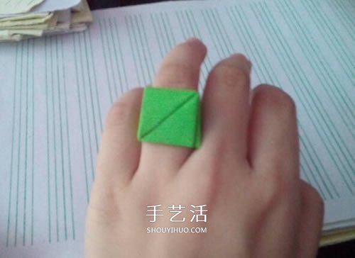 纸戒指的折法图解教程 折纸戒指简单又可爱 - 双维造物网