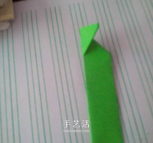 纸戒指的折法图解教程 折纸戒指简单又可爱(图7)
