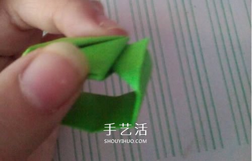 纸戒指的折法图解教程 折纸戒指简单又可爱(图14)