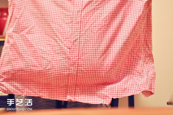 旧衬衫改造个性抱枕套 旧衬衫DIY靠枕套的方法(图7)