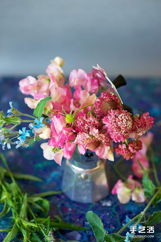 废旧咖啡机变身花器 朴实味道的花瓶DIY教程(图7)