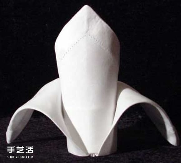 餐巾折叠方法图解 简单折出立体的皇冠 - 双维造物网