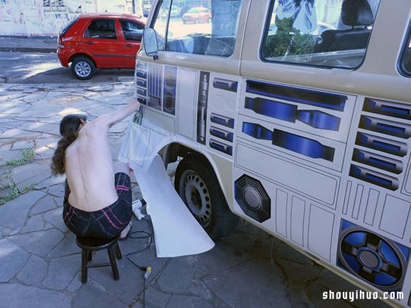 星战迷用贴纸热情改造自家厢型车(图4)