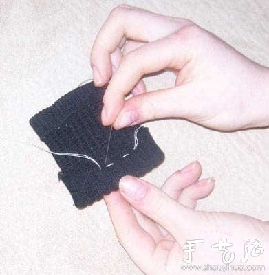 旧物改造：将旧袜子DIY成时尚护腕(图3)