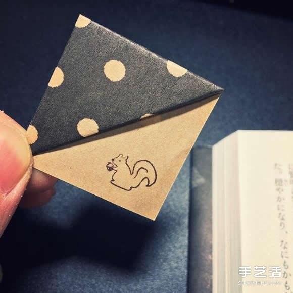 自带夹页功能的个性书签的折法图解教程 - 双维造物网