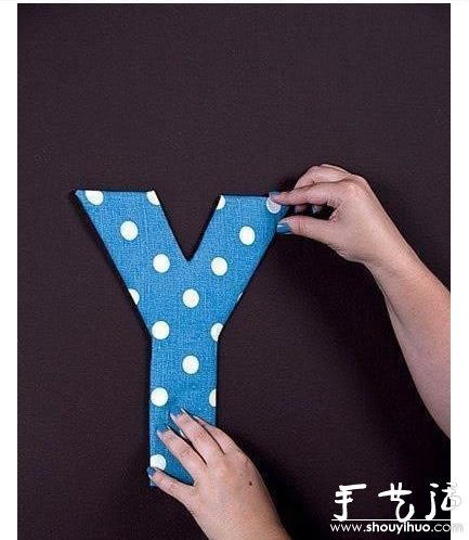 利用硬纸板和不织布DIY英文字母的方法(图7)