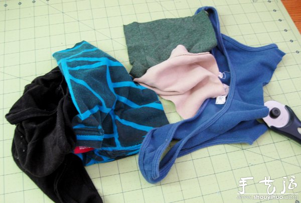 旧衣服动手DIY制作脚垫(图2)