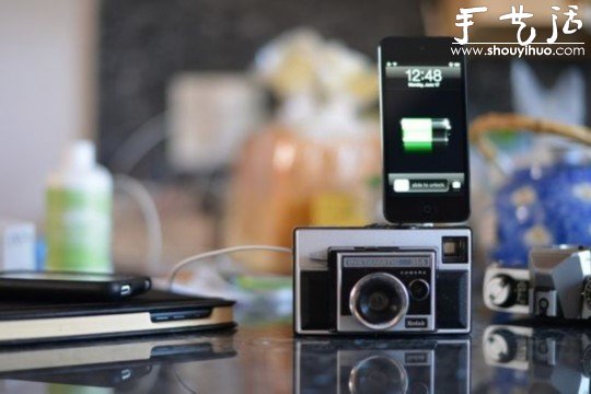 旧相机DIY改装成iPhone手机充电插座 - 双维造物网
