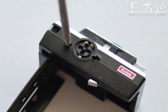 旧相机DIY改装成iPhone手机充电插座(图6)