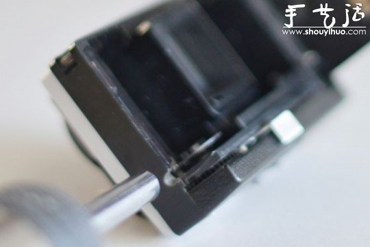旧相机DIY改装成iPhone手机充电插座(图9)